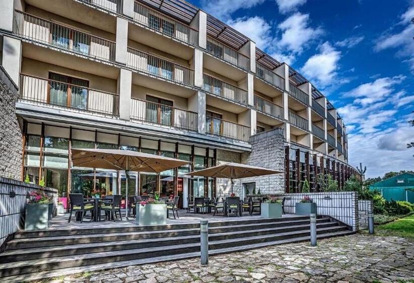 호텔 Holiday Inn Resort Warsaw Józefów, An Ihg