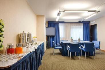 Hotel Holiday Inn Salernocava De  Tirreni