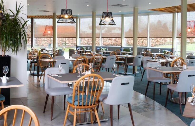 فندق Holiday Inn Salisbury   Stonehenge, An Ihg
