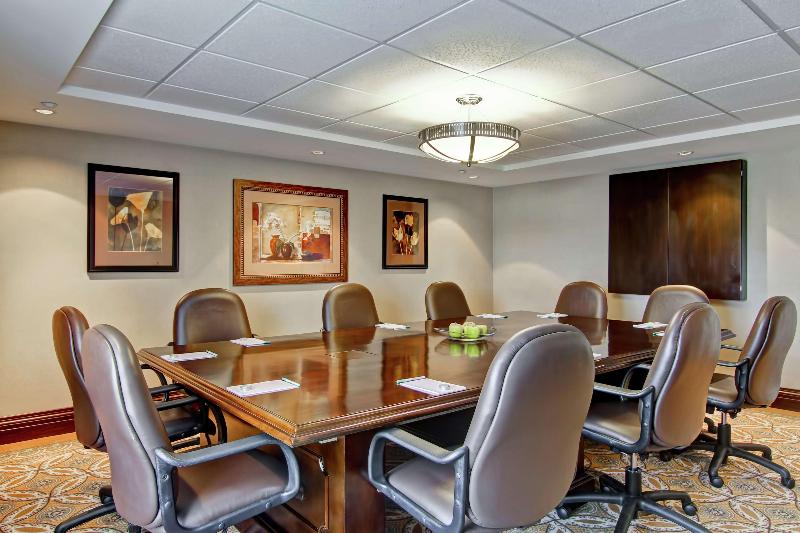 فندق Homewood Suites By Hilton Sudbury