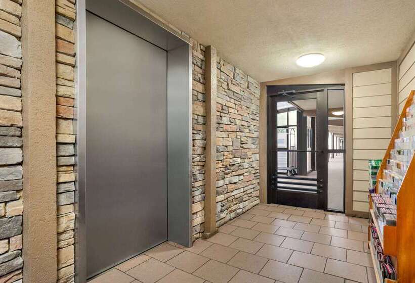 هتل Howard Johnson By Wyndham Pigeon Forge