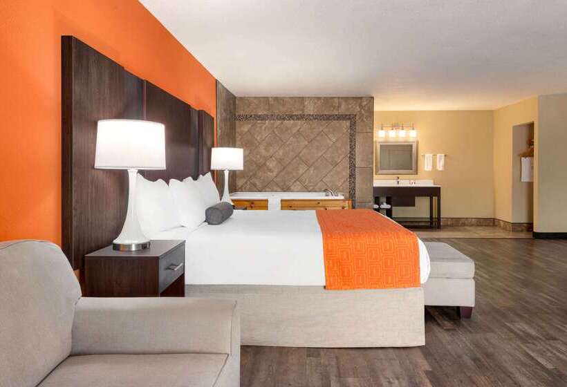 هتل Howard Johnson By Wyndham Pigeon Forge
