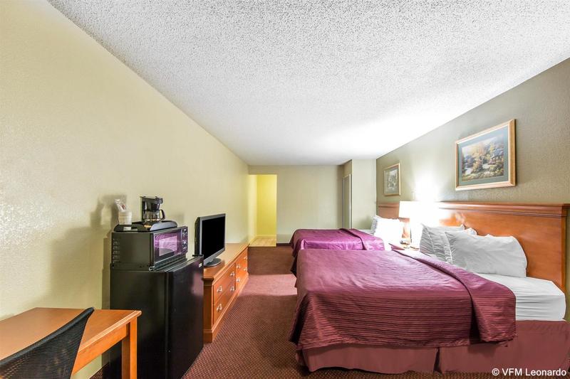 هتل Howard Johnson By Wyndham Pigeon Forge