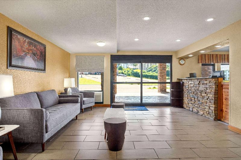 هتل Howard Johnson By Wyndham Pigeon Forge