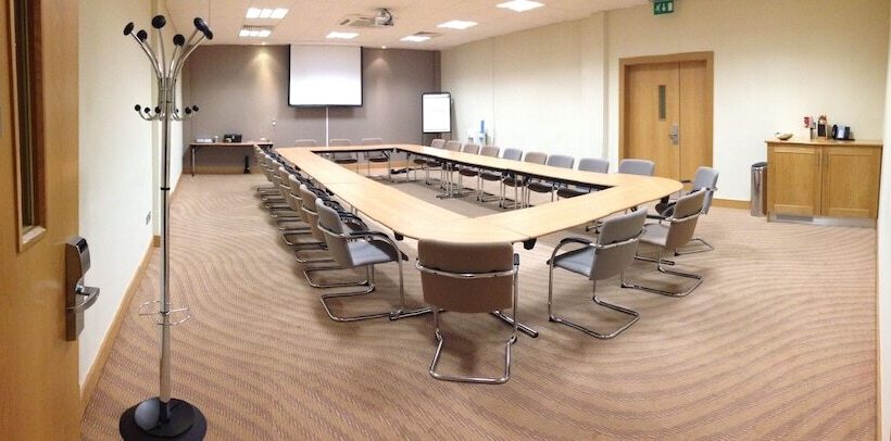 בית מלון כפרי Leonardo Exeter