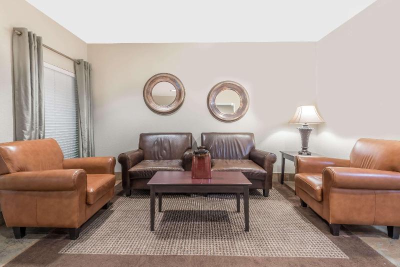 Hotel Mainstay Suites Addisondallas