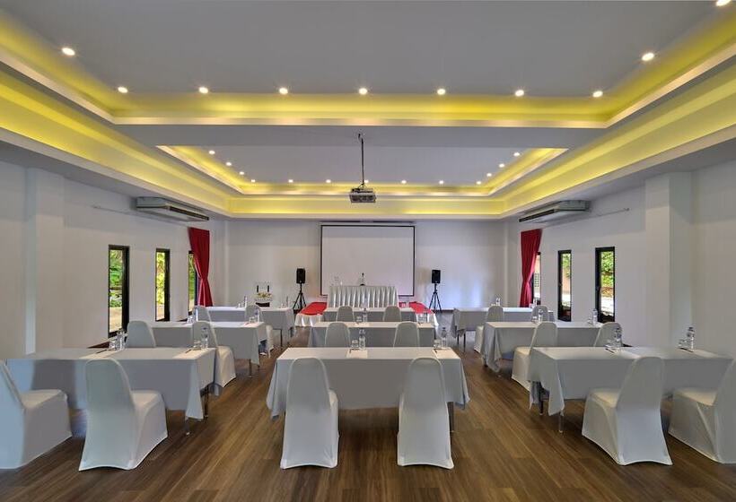 هتل Nai Yang Beach Resort & Spa