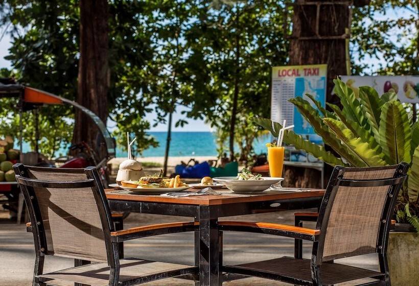هتل Nai Yang Beach Resort & Spa