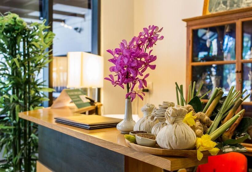 هتل Nai Yang Beach Resort & Spa