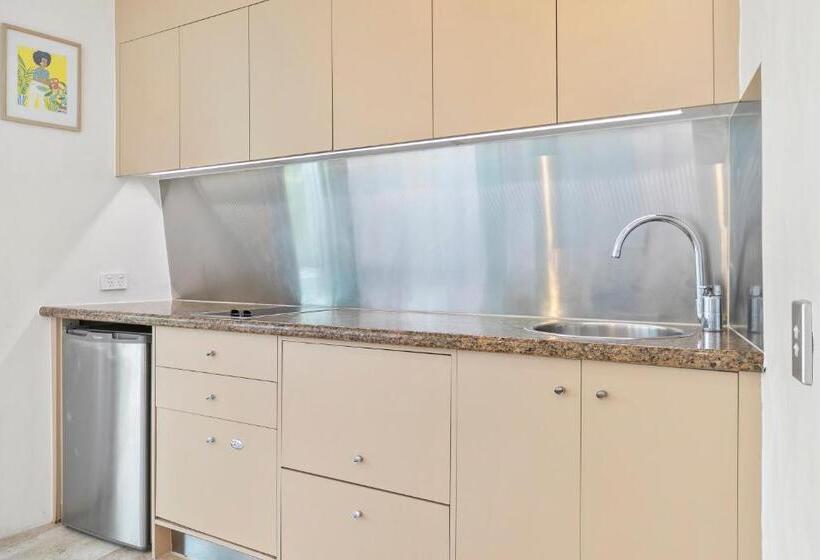 هتل Noosa Blue Resort