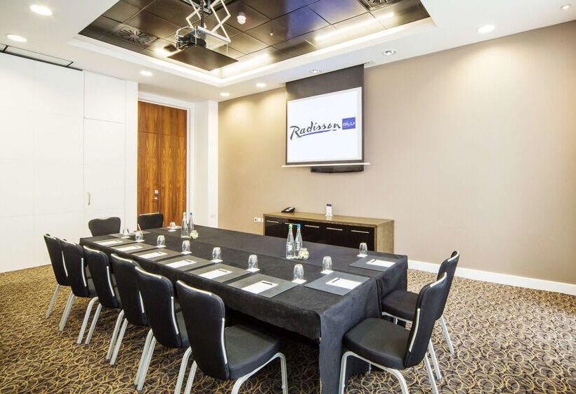 Hotel Radisson Blu  Cardiff