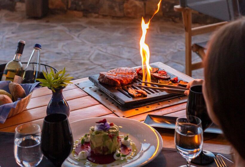 هتل Aquila Elounda Village Resort, Suites & Spa