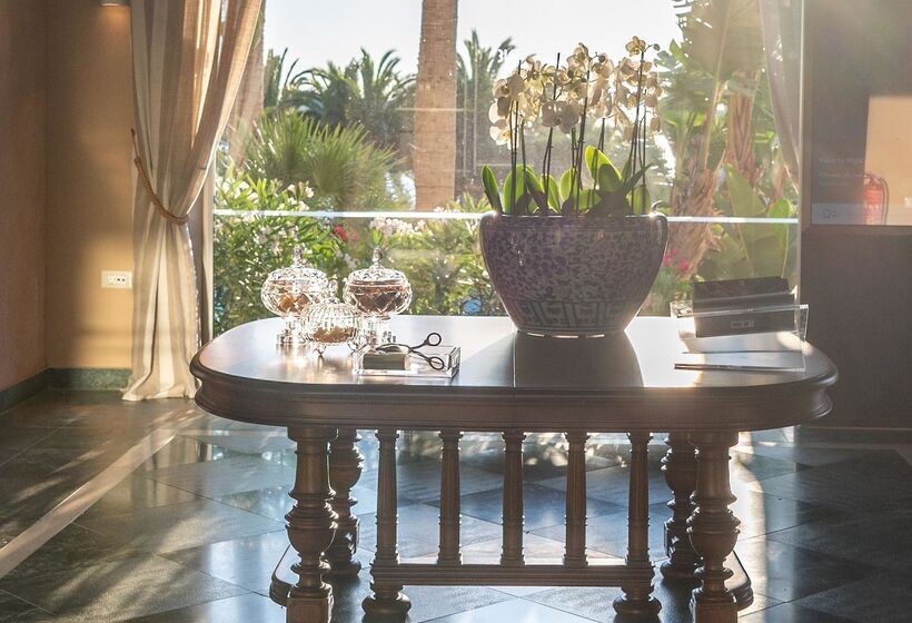 هتل Aquila Elounda Village Resort, Suites & Spa