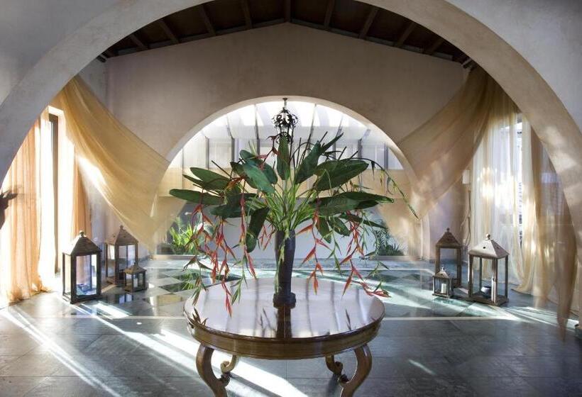 هتل Aquila Elounda Village Resort, Suites & Spa