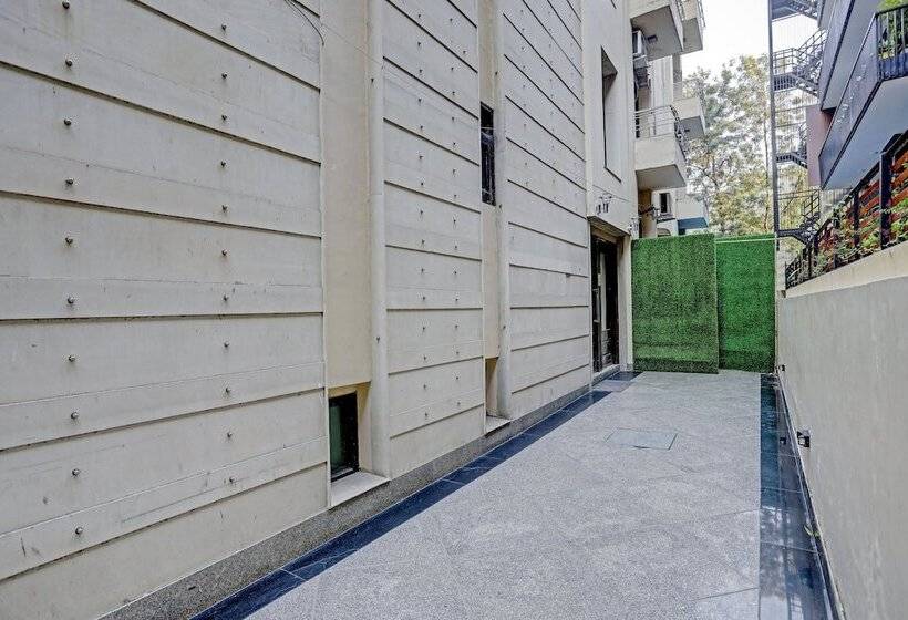 בית מלון כפרי The Orion   Greater Kailash