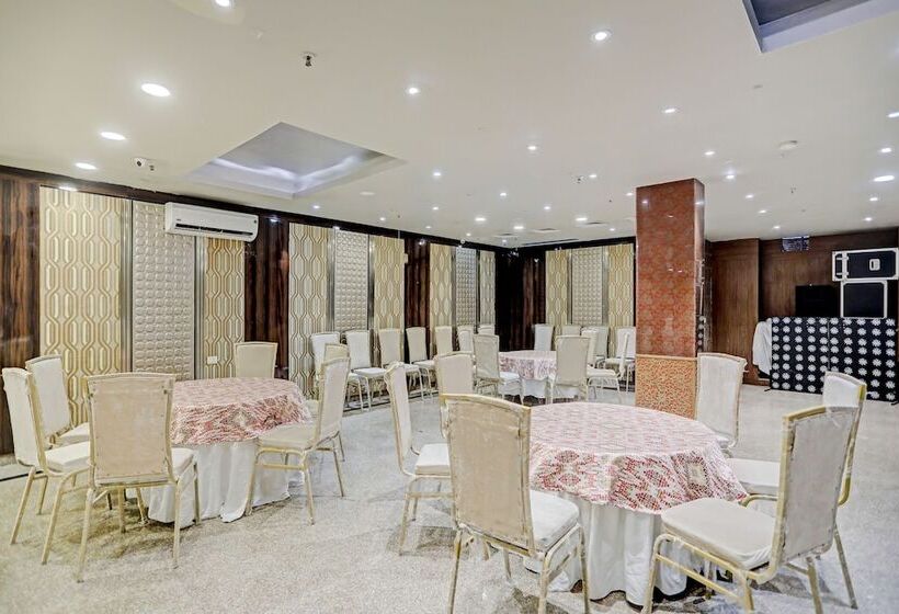 בית מלון כפרי The Orion   Greater Kailash