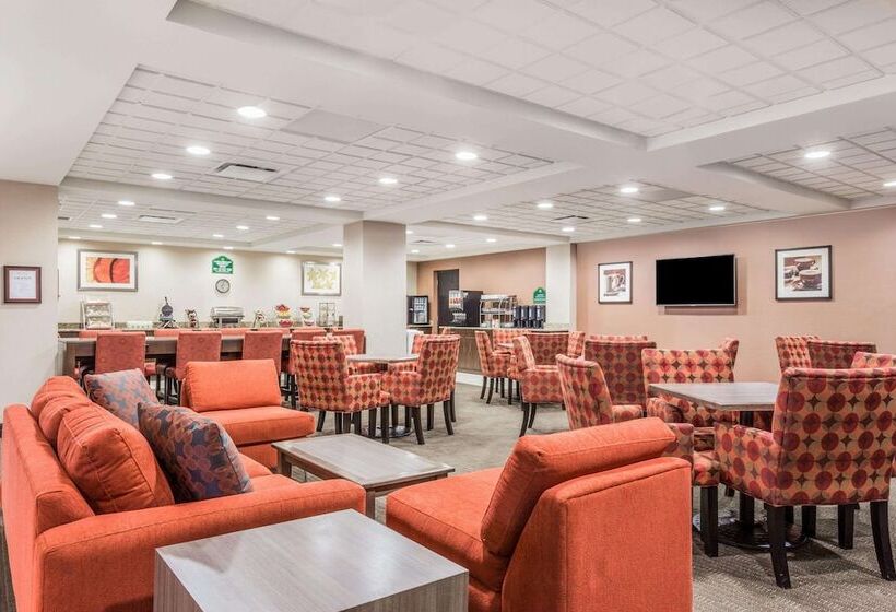 هتل Wingate By Wyndham Regina