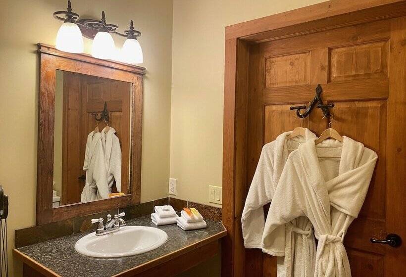 هتل Winston Lodge