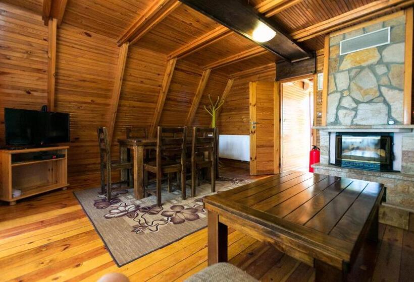 استراحتگاه Romantica Forest Guest House