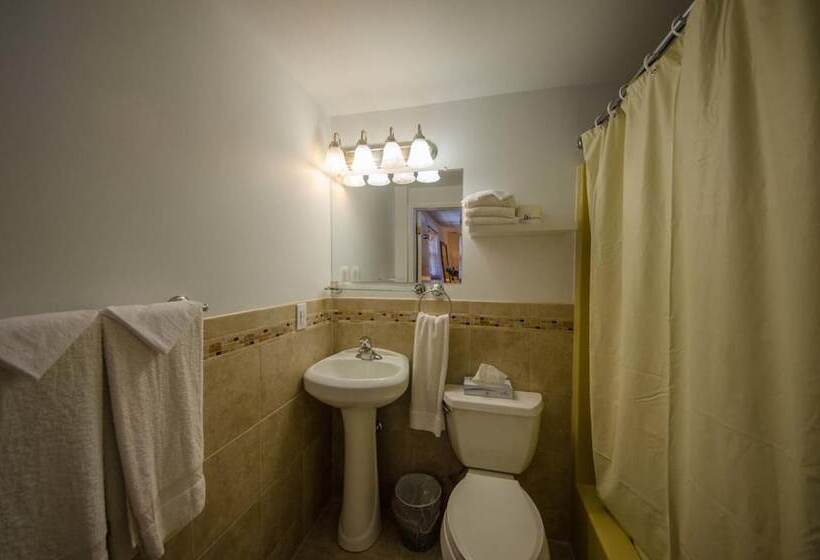 مُتل Compass Family Resort