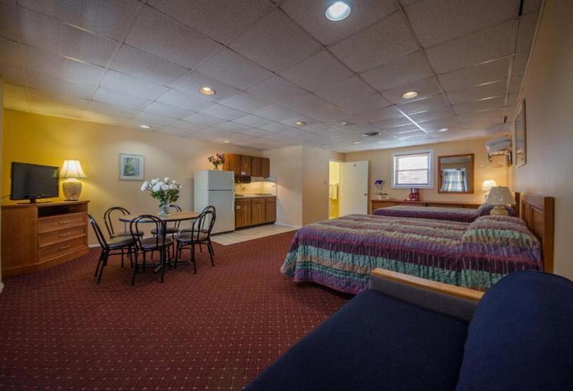 مُتل Compass Family Resort