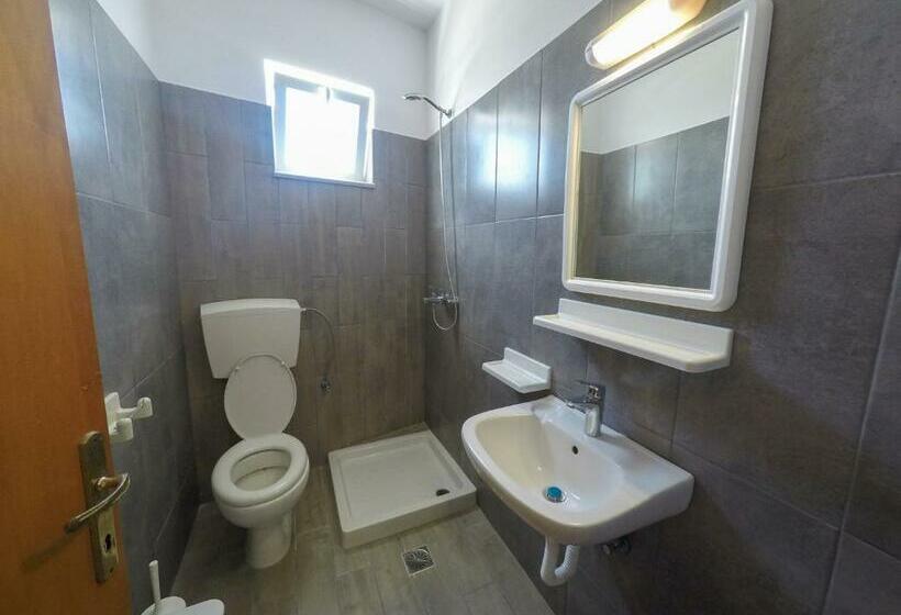 هتل Harriets Apartments