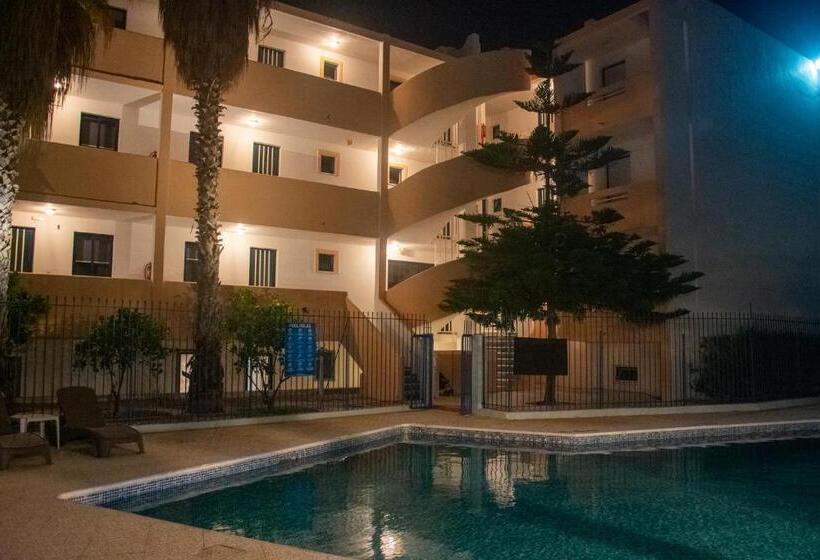 هتل Harriets Apartments