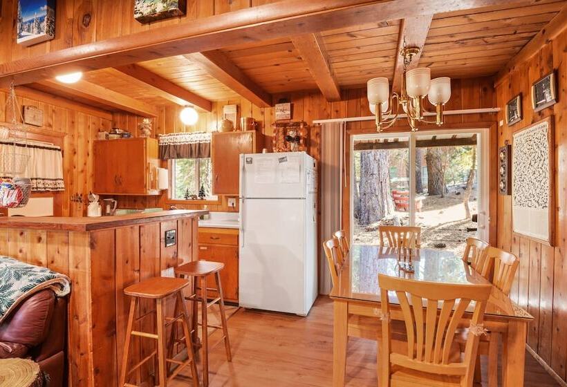 7 Minute Walk To Beach Chambers Landing Chalet