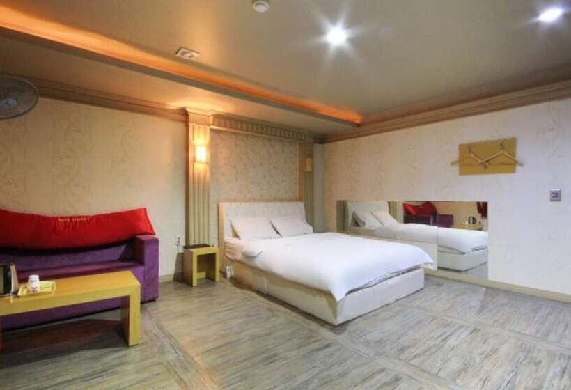 Hill Motel
