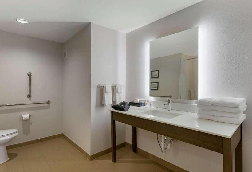 هتل Comfort Inn