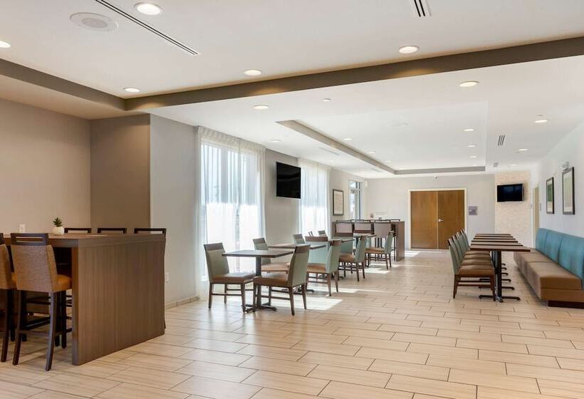 هتل Comfort Inn