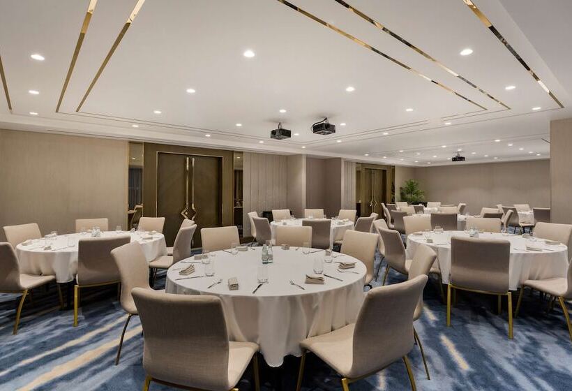 Fotos del hotel Radisson Hotel Dubai Damac Hills:  26