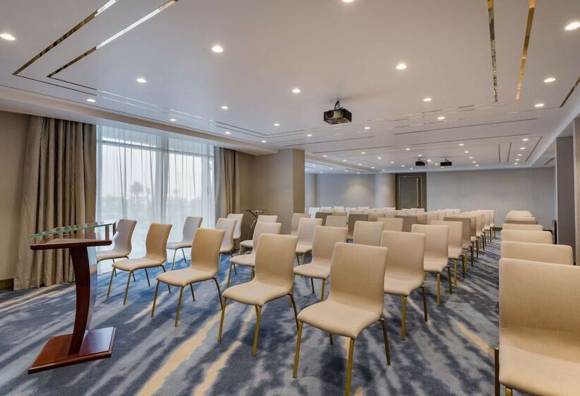 Fotos del hotel Radisson Hotel Dubai Damac Hills:  27