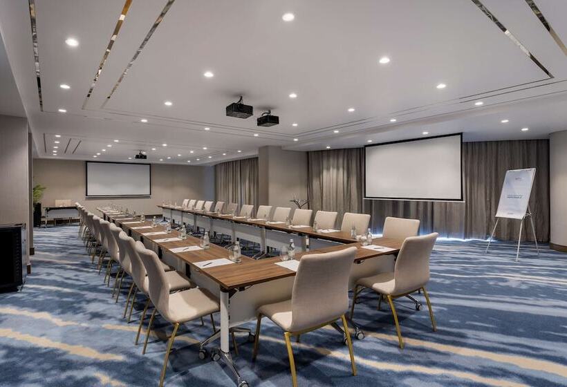 Fotos del hotel Radisson Hotel Dubai Damac Hills:  33