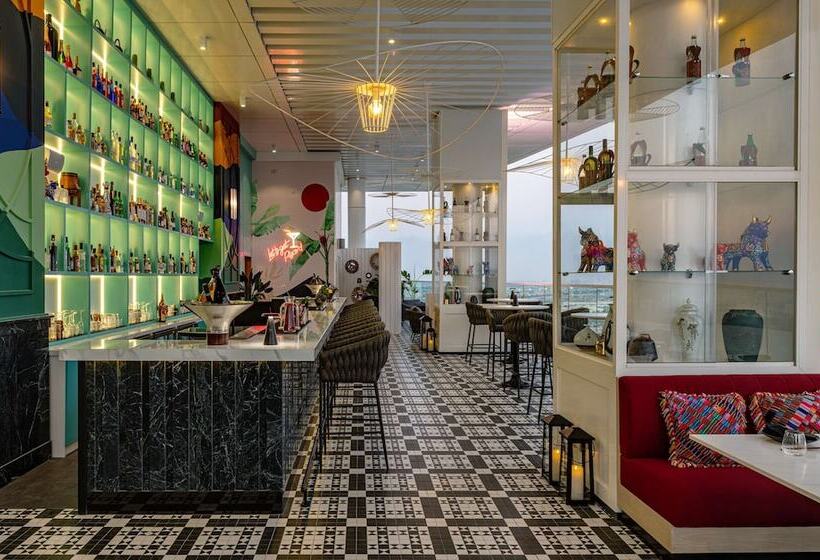 Fotos del hotel Radisson Hotel Dubai Damac Hills:  52