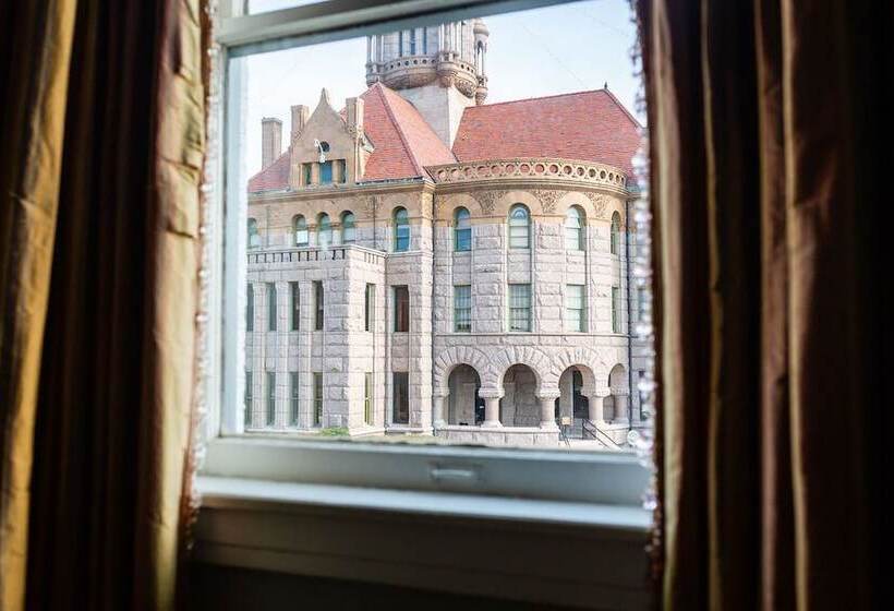 تختخواب و صبحانه Decatur Courthouse Suites