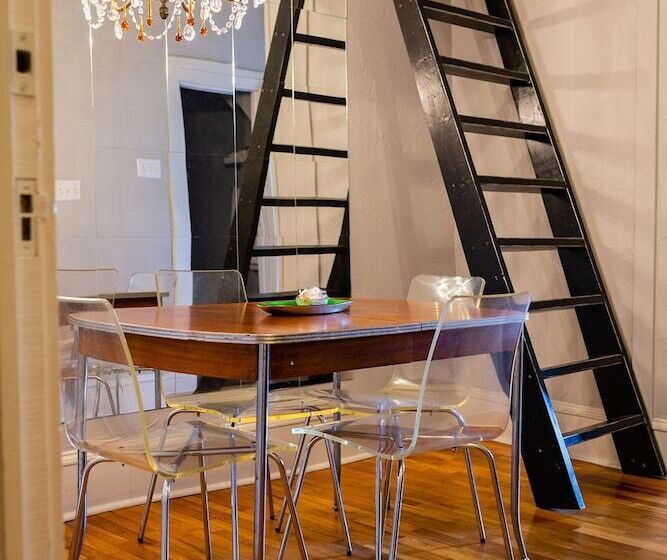 تختخواب و صبحانه Decatur Courthouse Suites