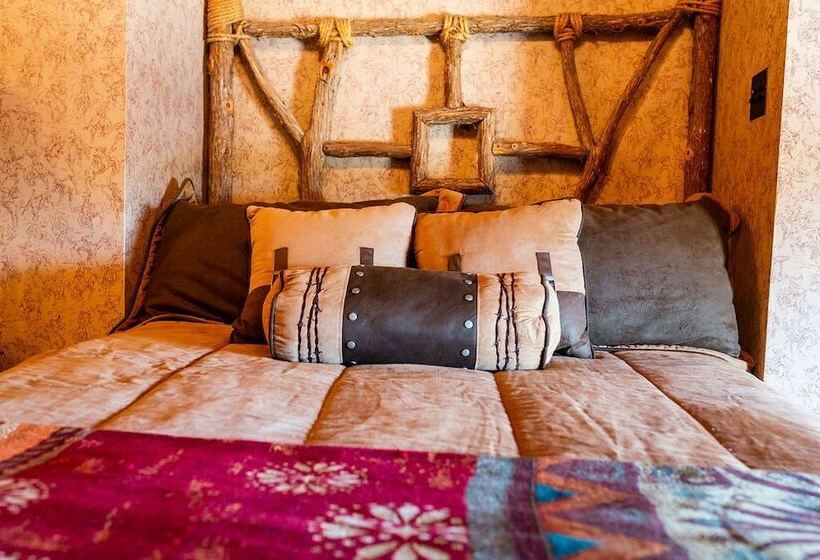 تختخواب و صبحانه Decatur Courthouse Suites