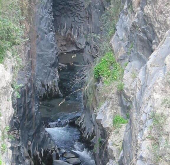 צימר Villa Le Gemelle Dell'alcantara