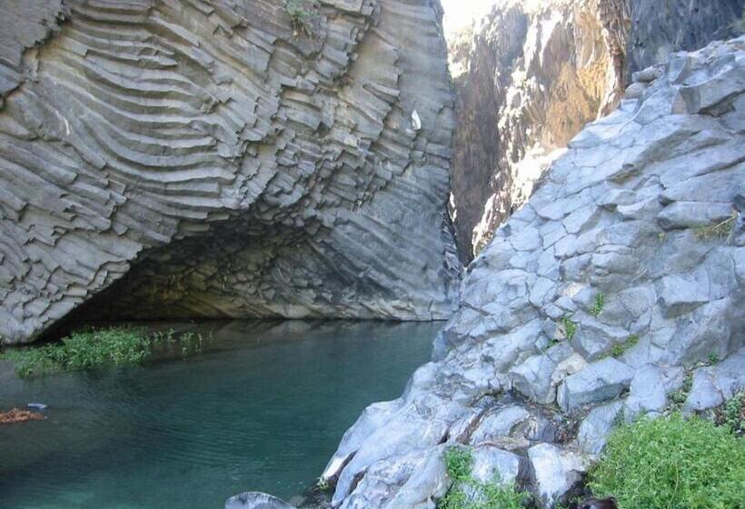 צימר Villa Le Gemelle Dell'alcantara