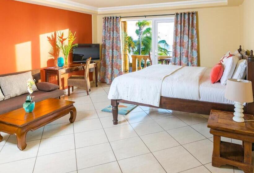 هتل Aruba Surfside Marina