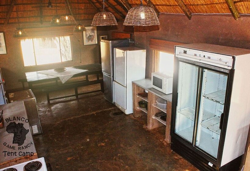 ホテル Blanco Hunting Safaris Game Ranch