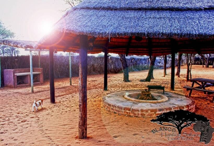 ホテル Blanco Hunting Safaris Game Ranch
