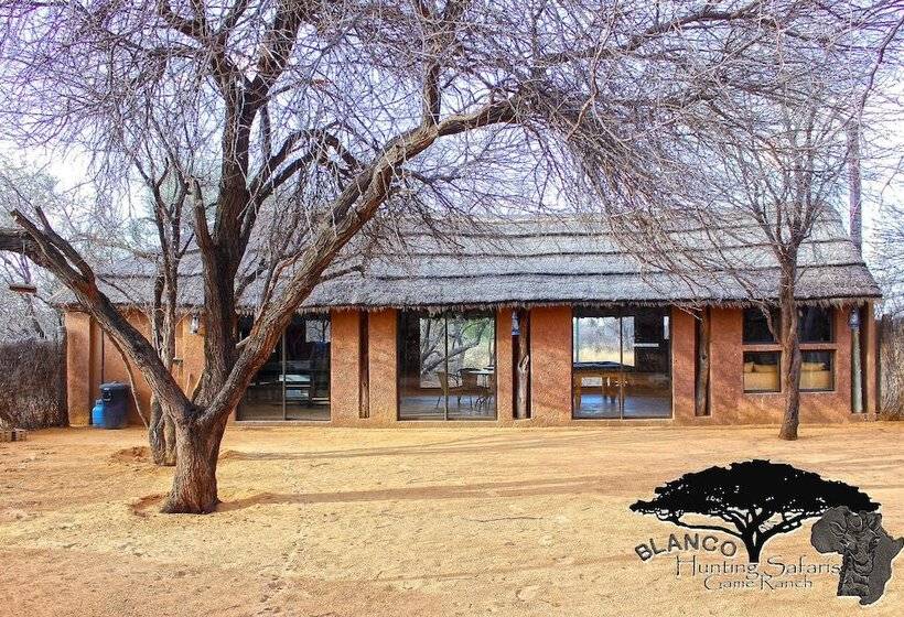 ホテル Blanco Hunting Safaris Game Ranch