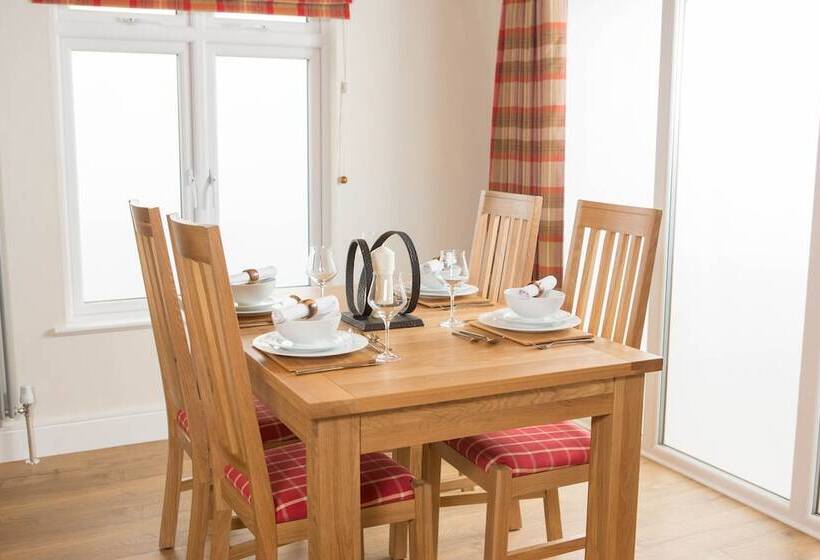 فندق Hollicarrs   Forest Retreat