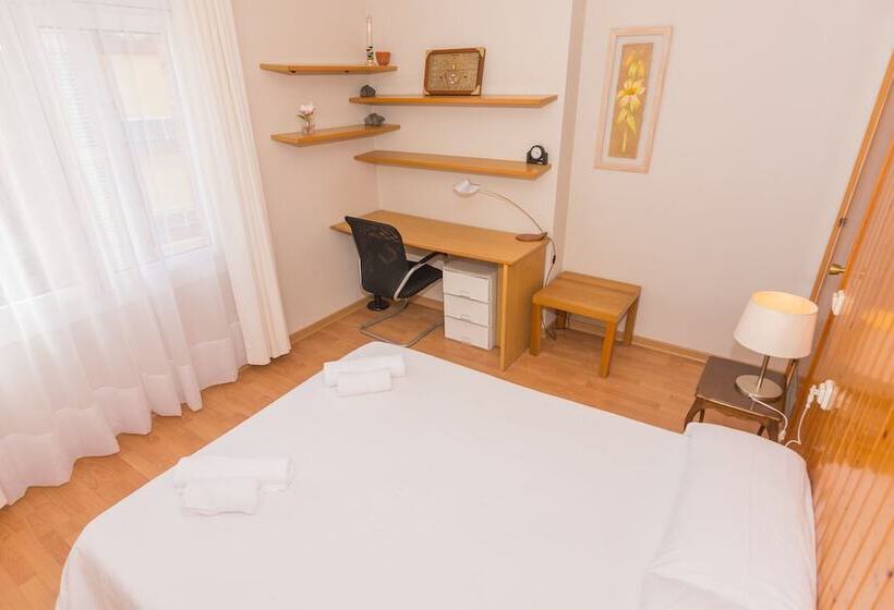 هتل Homeholidaysrentals Apartamento Amaral   Costa Barcelona