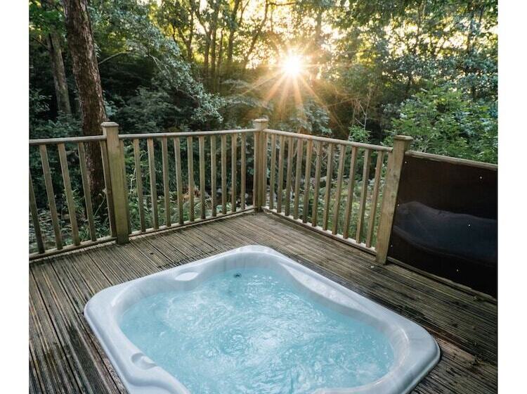 هتل Riverbeds Lodges With Hot Tubs