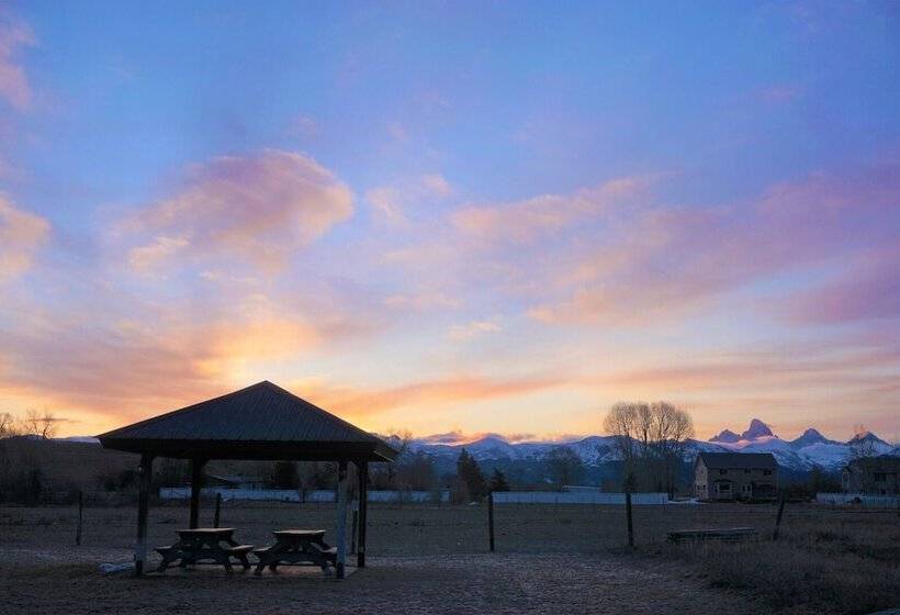 Отель Teton Peaks Resort
