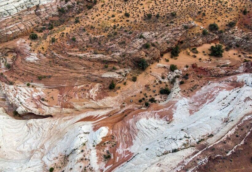 בית מלון כפרי Under Canvas Lake Powellgrand Staircase