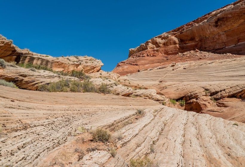 בית מלון כפרי Under Canvas Lake Powellgrand Staircase